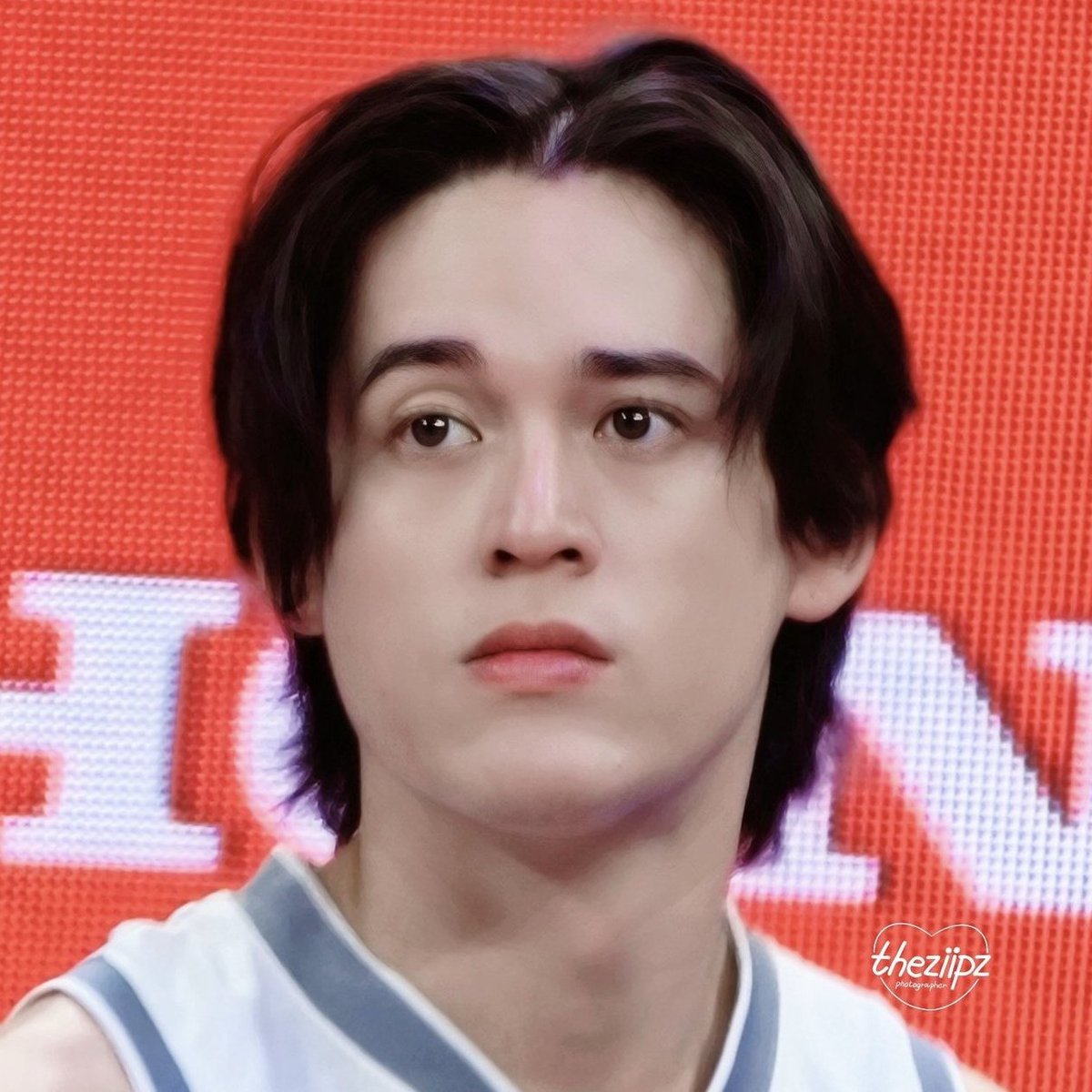 Ayu loves Tua's legs🦌 tweet media