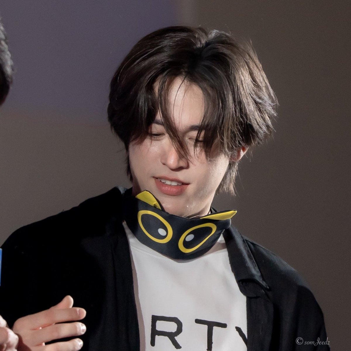 Ayu loves Tua's legs🦌 tweet media