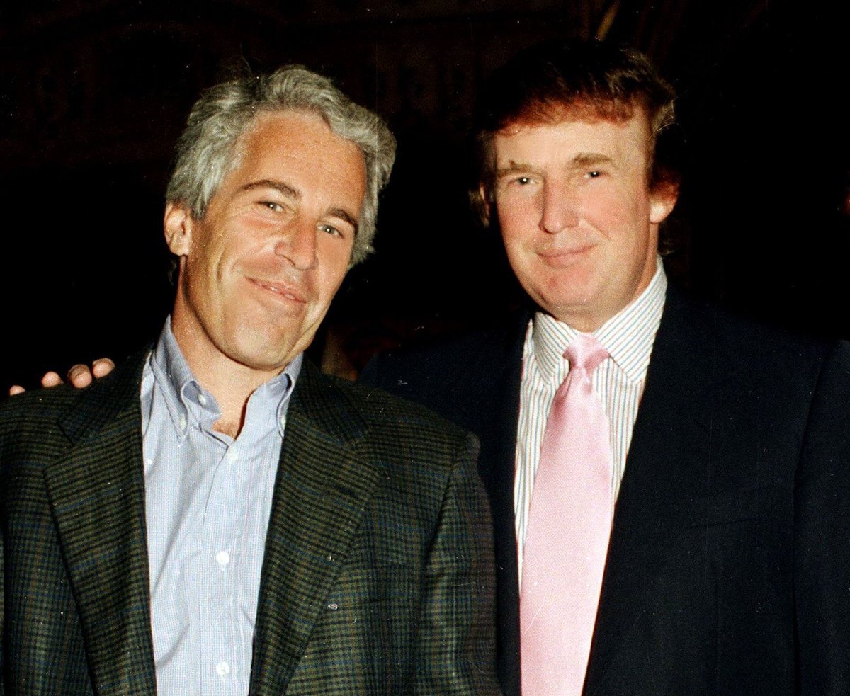 🚨🇫🇷ALERTE INFO  

La police française a perquisitionné le siège parisien de la banque Rothschild dans le cadre de l’enquête sur le trafic sexuel d’enfants de Jeffrey Epstein.
  
Des raids et arrestations liés à Epstein se multiplient dans tous les pays sauf aux États-Unis, qui