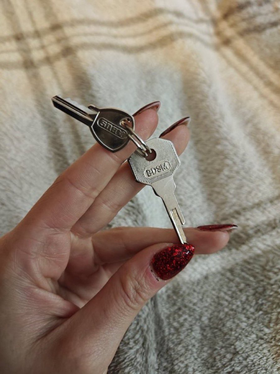 SISSY-EXPOSURE tweet media