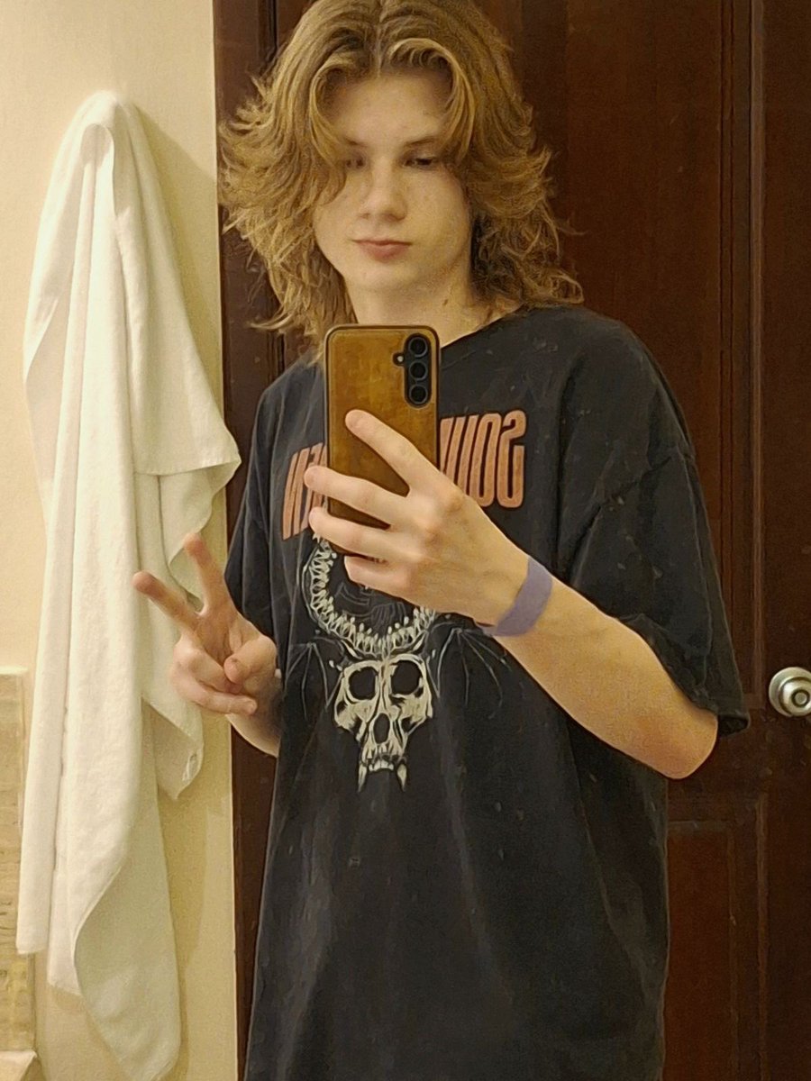 Lee Saçıboklu ETEKGİYENOĞLU tweet media