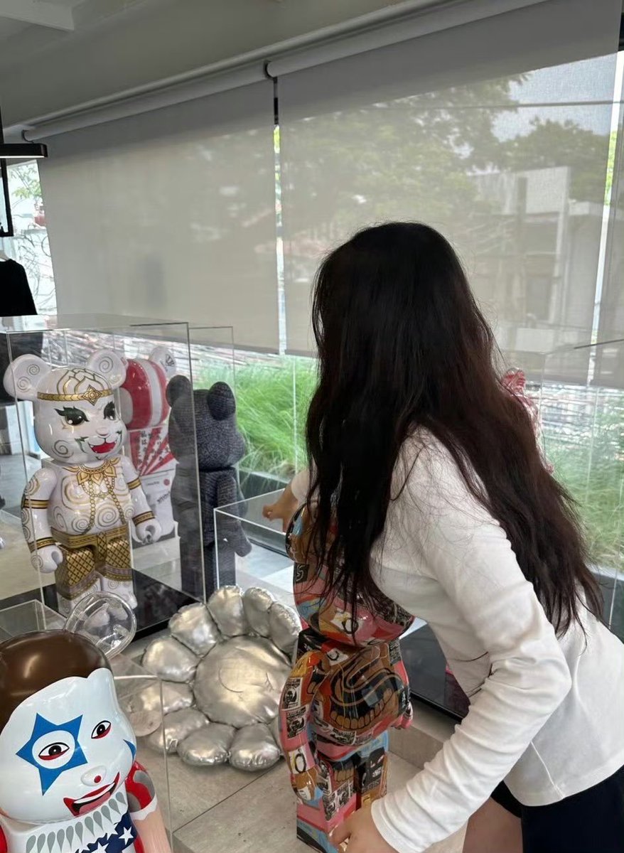 GiselleMuseum tweet media