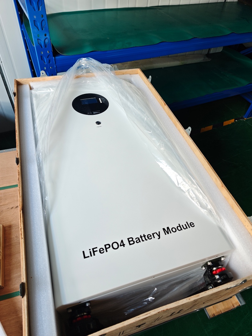 Qinlu_energy's tweet photo. High-quality LiFePO4 battery modules—wall-mounted, reliable energy storage for home power, built for safety &amp; long-lasting performance! #LiFePO4Battery #HomeEnergyStorage #WallMountedBattery #ResidentialPower #LithiumBatteryModule https://t.co/5H1yiZX3H0