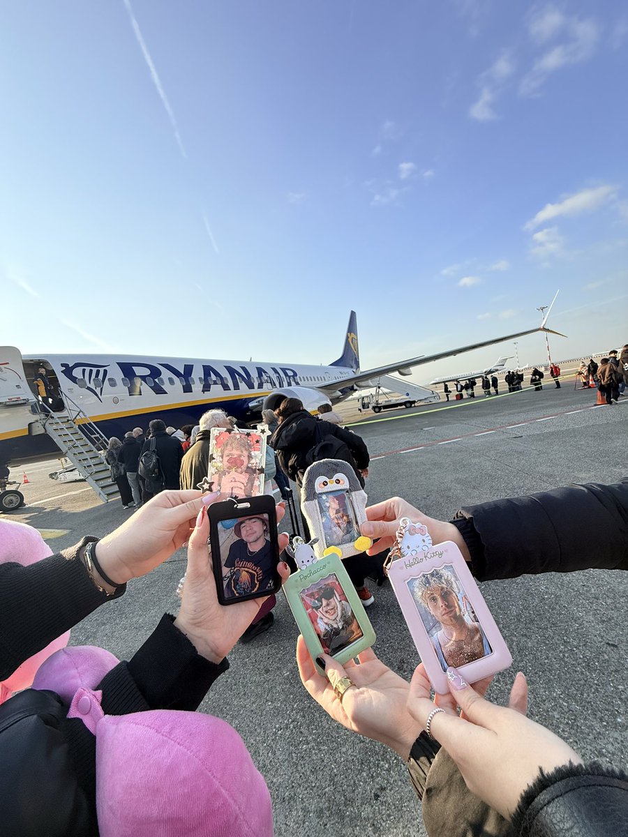 serra on tour🥀 D-DAY★ tweet media