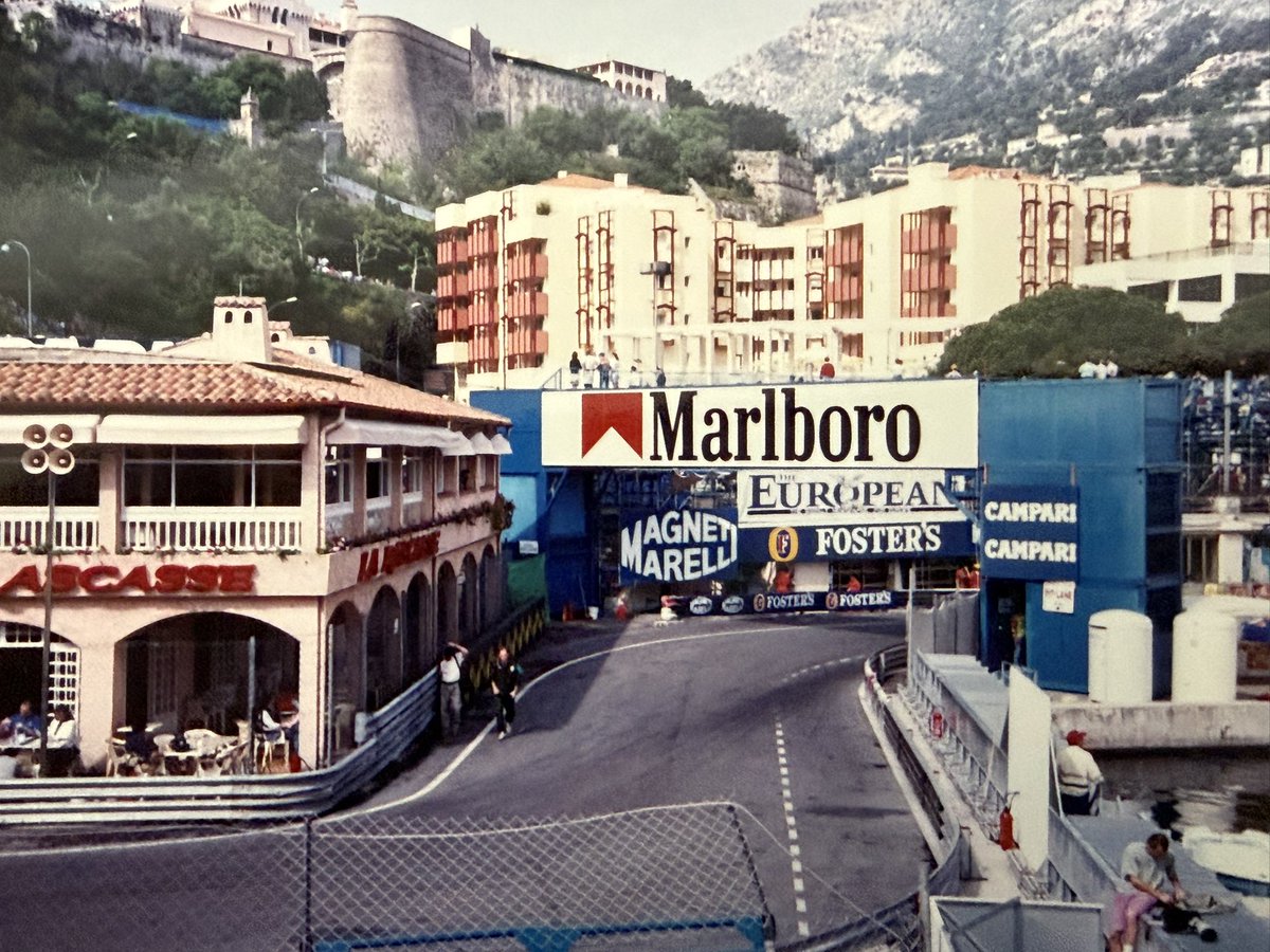 F1 TOKYO FAN FESTIVAL 2026 ！
「McLaren Honda MP4/5」ライドフォト

DJタイムの熱狂と共に！33年前、
小室さんに連れて行ってもらったモナコが蘇りました！
小室さんが「McLarenのトラックがあるよ！」と言って撮ってくれた一枚です！！

F1日本グランプリ2026！
超応援 DO DANCE！！

#F1 
#DJKOO