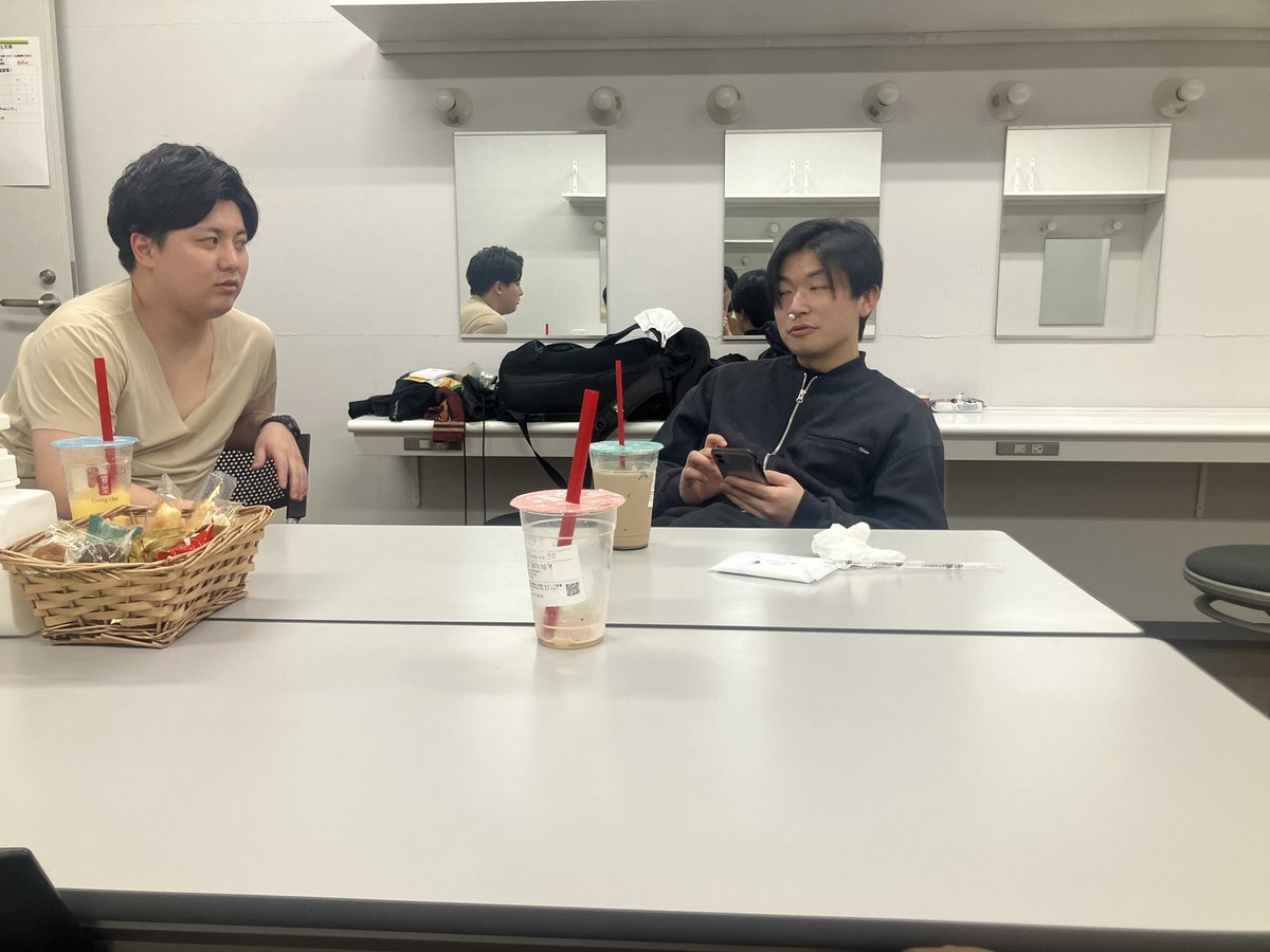 兄弟体制 tweet media