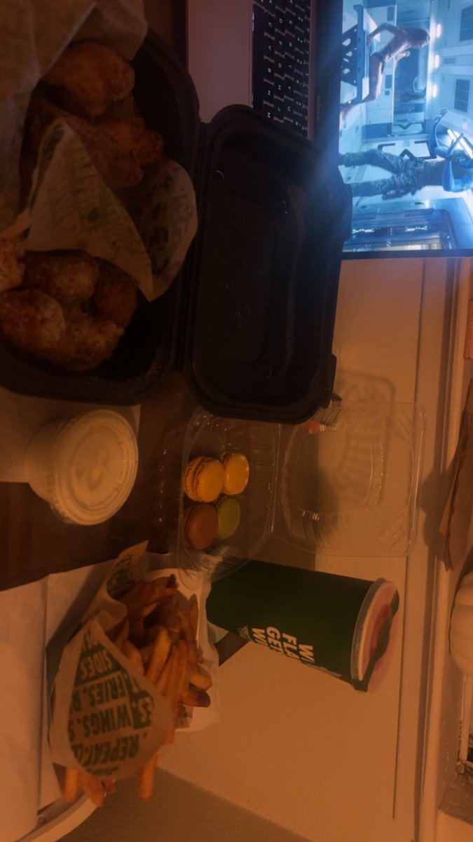 ditzypuup tweet media