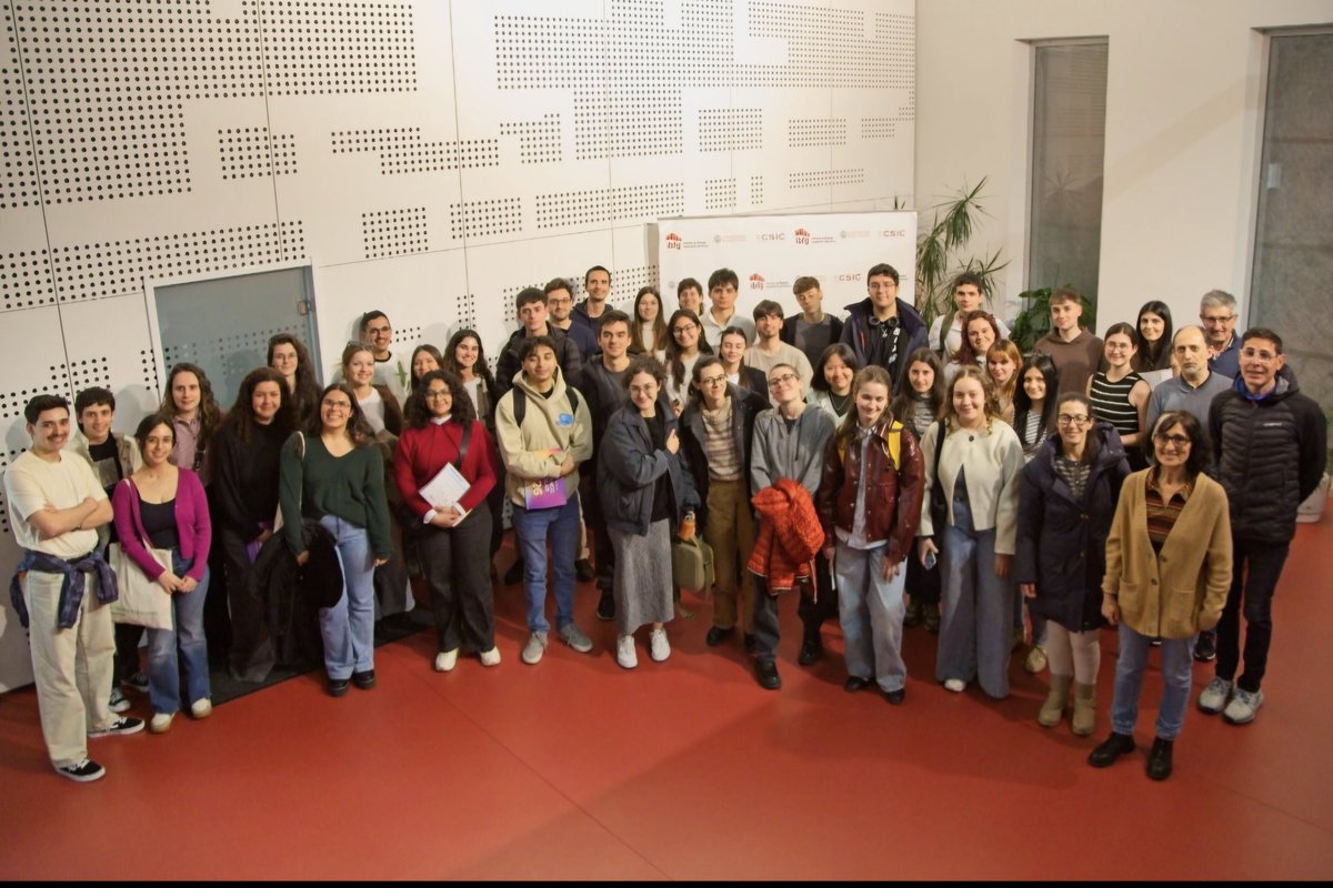 SBBCSalamanca's tweet photo. Family photo from the first #BiophysicsWeek https://t.co/2fwIkxsjWf