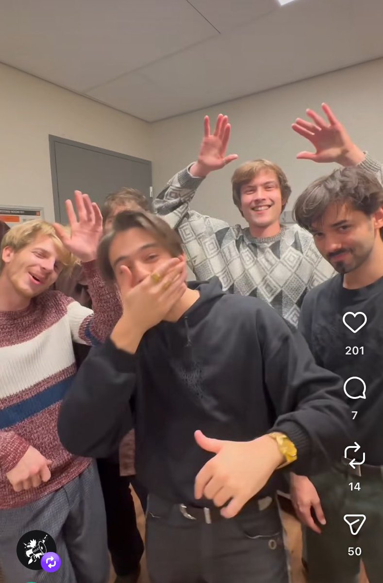 ✭ mila !! 🌞🃏 tweet media