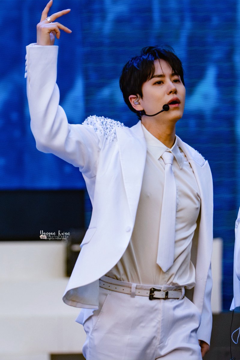 Pamer pentil dulu mumpung gaada ibu negara