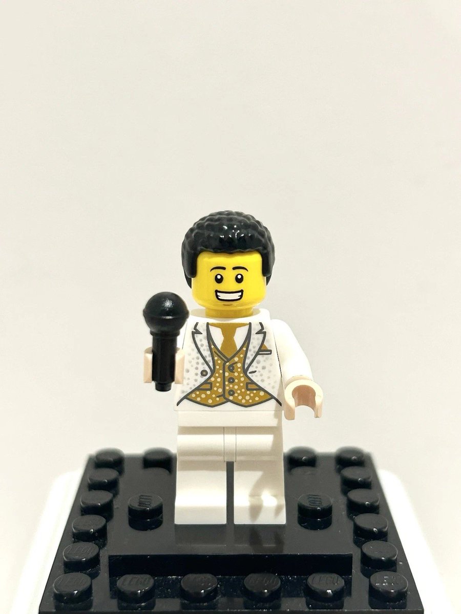 infinitybricks8's tweet image. The stage is set and the lights are bright! Lenny Shine is ready to give the performance of a lifetime. Break a leg, Lenny 🎤

#LEGO #LEGOminifigures #LEGOcollection #LEGOcommunity #LEGOaddictAFOL #LEGOreseller #LEGOforsale #LEGOMusic #Spotlight #InfinityBricks #StageLife