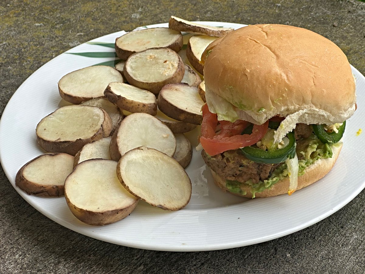 Robotvirgin's tweet photo. Impossible Spicy Sausage Burger with Avo, Vegan Cheese & Potatoes on the Side!
.
.
.
.
#impossiblesausage
#avocado #avocadolover #vegan #veganfood #plantbased #veganism #veganfortheanimals #impossiblemeat #impossibleburger #pdxvegans #veganmeat #veganburger #govegan #vegancheese https://t.co/JMGJQZL2Tt