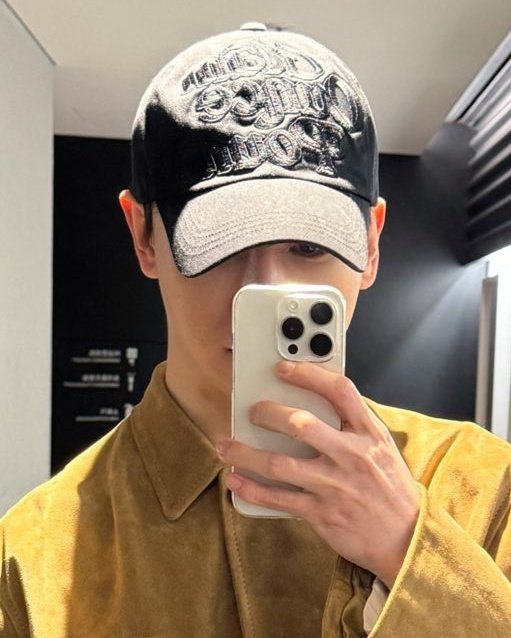 /•᷅•᷄\Ⳋ tweet media