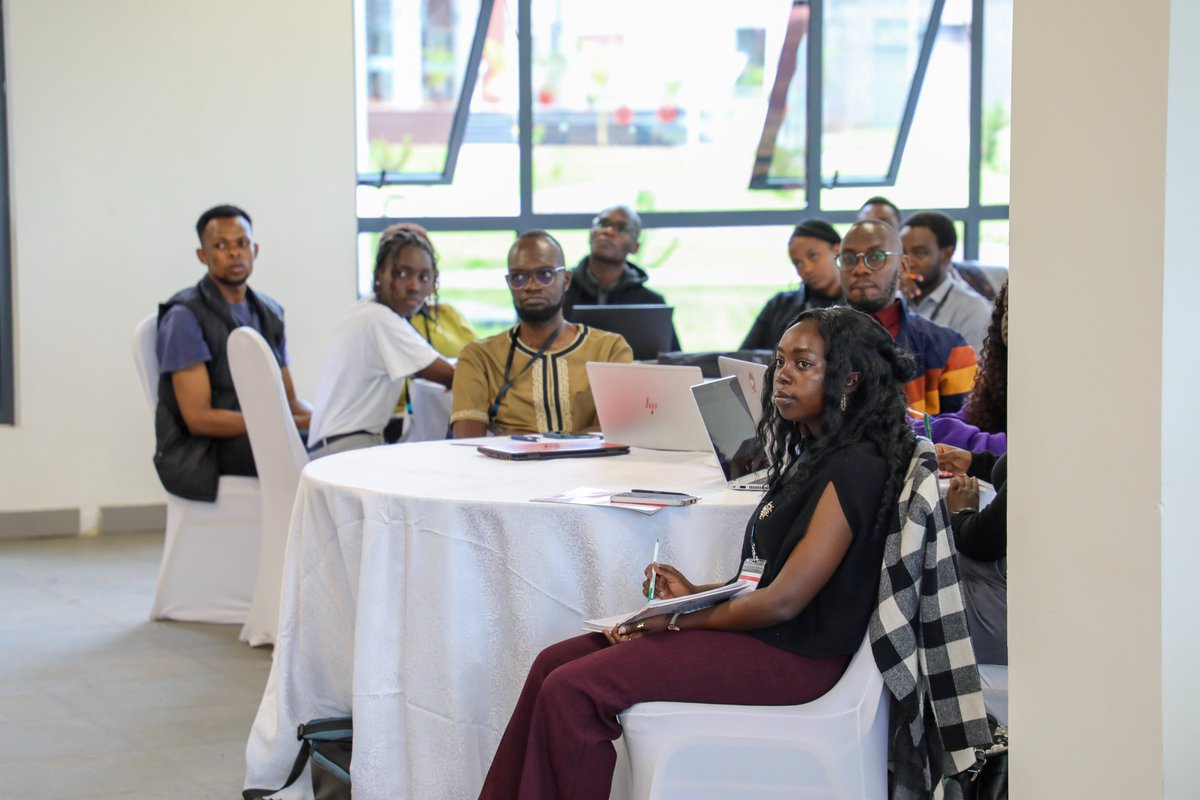 AmrefUniversity's tweet image. Participants also learned how to pitch effectively:

✔️ Lead with your main message
✔️ One idea per slide
✔️ Use storytelling + visuals for impact
Clarity wins. Every time.

#FromIdeatoImpact #AMIU #AMIU4PHC