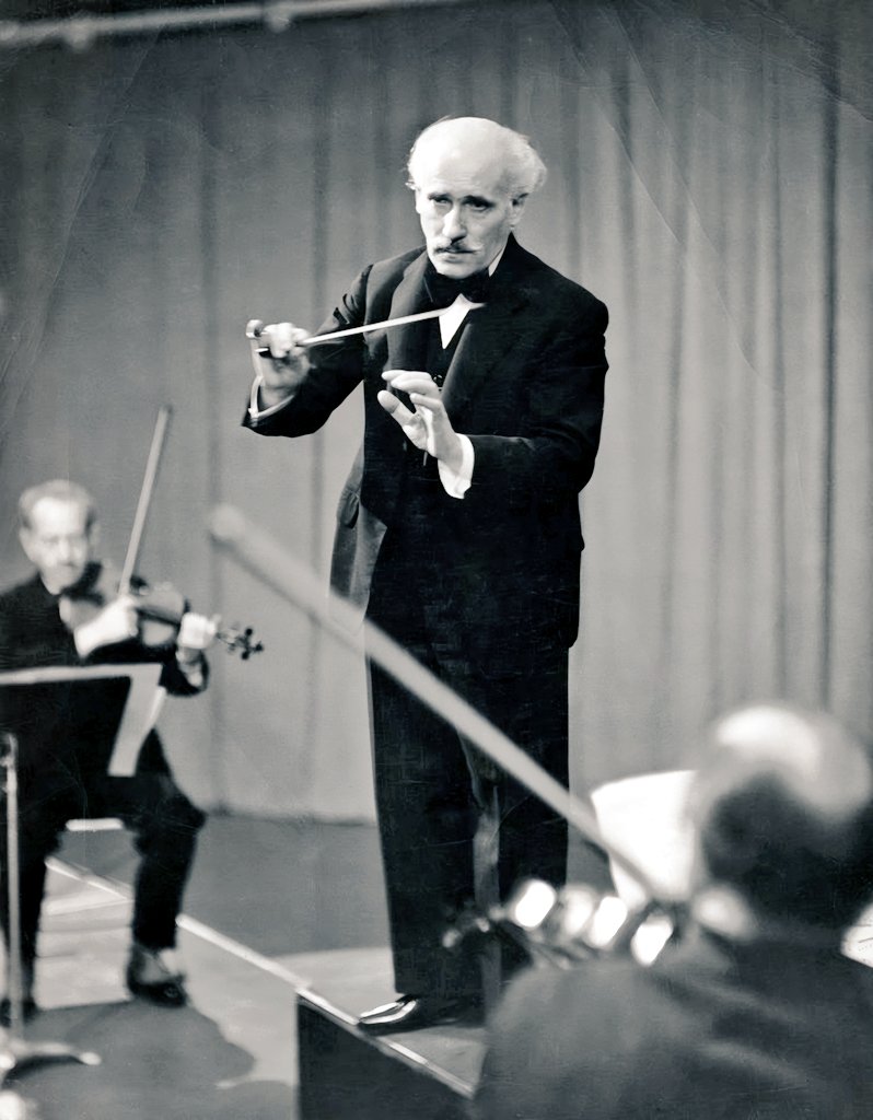 ConrothN's tweet image. Today we remember the birthday of Italian conductor #ArturoToscanini (born March 25, 1867 in #Parma) 🎂🎶🌹

He's considered one of the great virtuoso conductors of the late 19th and early 20th centuries.