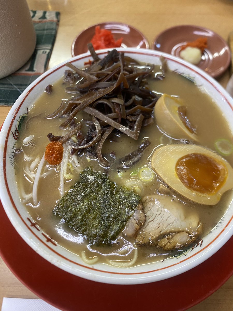 tansen1020's tweet photo. 宮崎で憧れのおぐらや拉麺男にも行けて満足( ¯﹀¯ ) https://t.co/nFxV2fLXAU