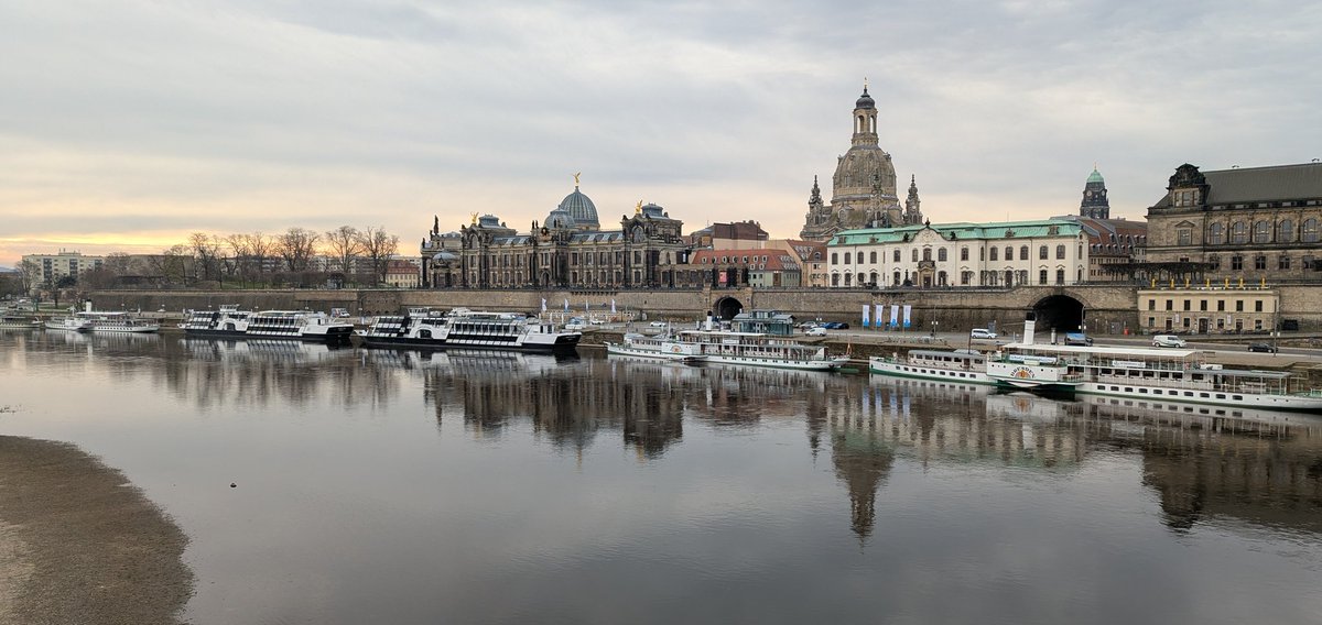 Nadeshda Freiin von Hoffnungsthal tweet media