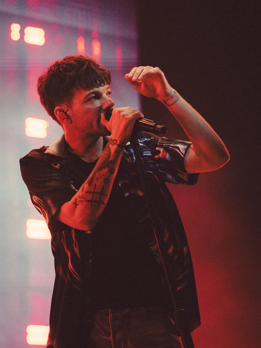 Louis Updates Poland tweet media