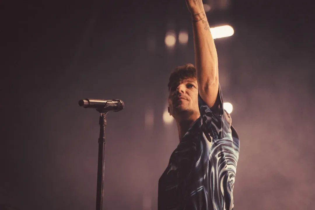 Louis Updates Poland tweet media