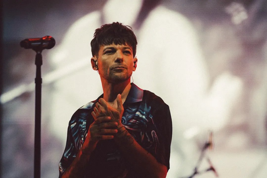 Louis Updates Poland tweet media