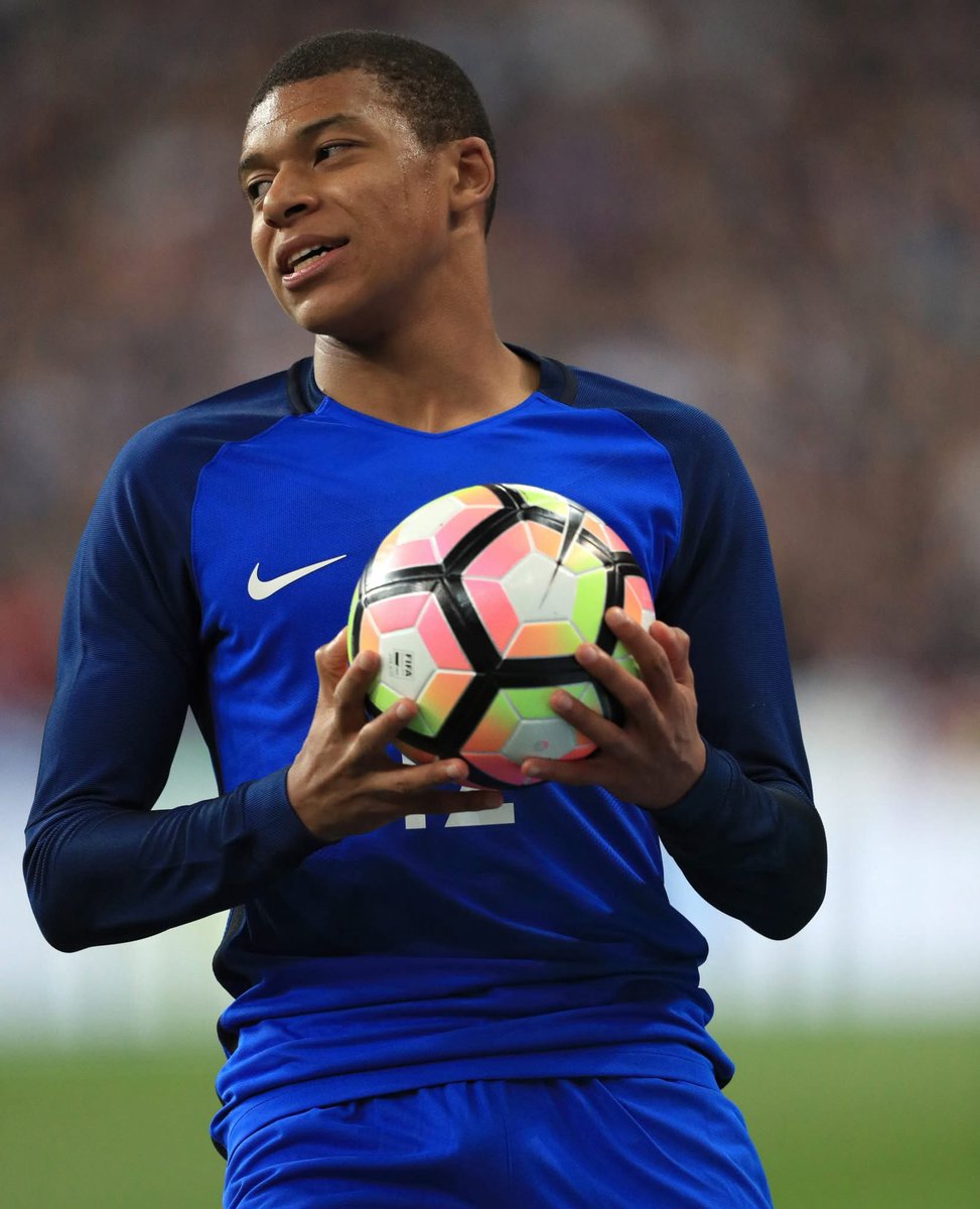 Squawka's tweet photo. 📅 ON THIS DAY: In 2017, Kylian Mbappé made his debut for France at just 18 years, 3 months &amp; 5 days old. 

◉ 94 caps
◉ 55 goals 

Now, he needs just three more goals to become their outright all-time top goalscorer.🇫🇷 https://t.co/UcDhftK0MX