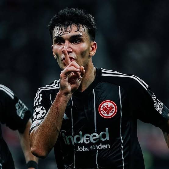 Bu arada bu çocuk (Piyasa değeri 45Mio EUR) gs ye gol atıp sevindiği için Milli Takıma çağırılmadı.
Medya 🙈🙉🙊