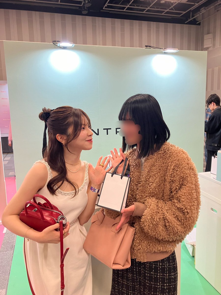 Nasu__rina's tweet photo. 2026.03.21 AMZ festia
⁡
大好きな茄子はるちゃんに久しぶりに会えたよ🥹
ENTROPYさん素敵な機会を作っていただきありがとうございます!!

 #茄子はる
 #ENTROPY
@Nasu__haru https://t.co/Fu84CFRWqF