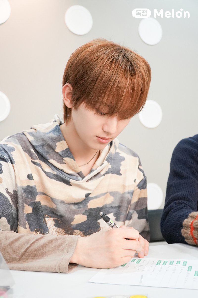 Melon 멜론 tweet media