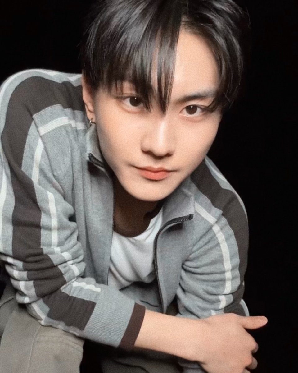 j —⋆⋆ tweet media