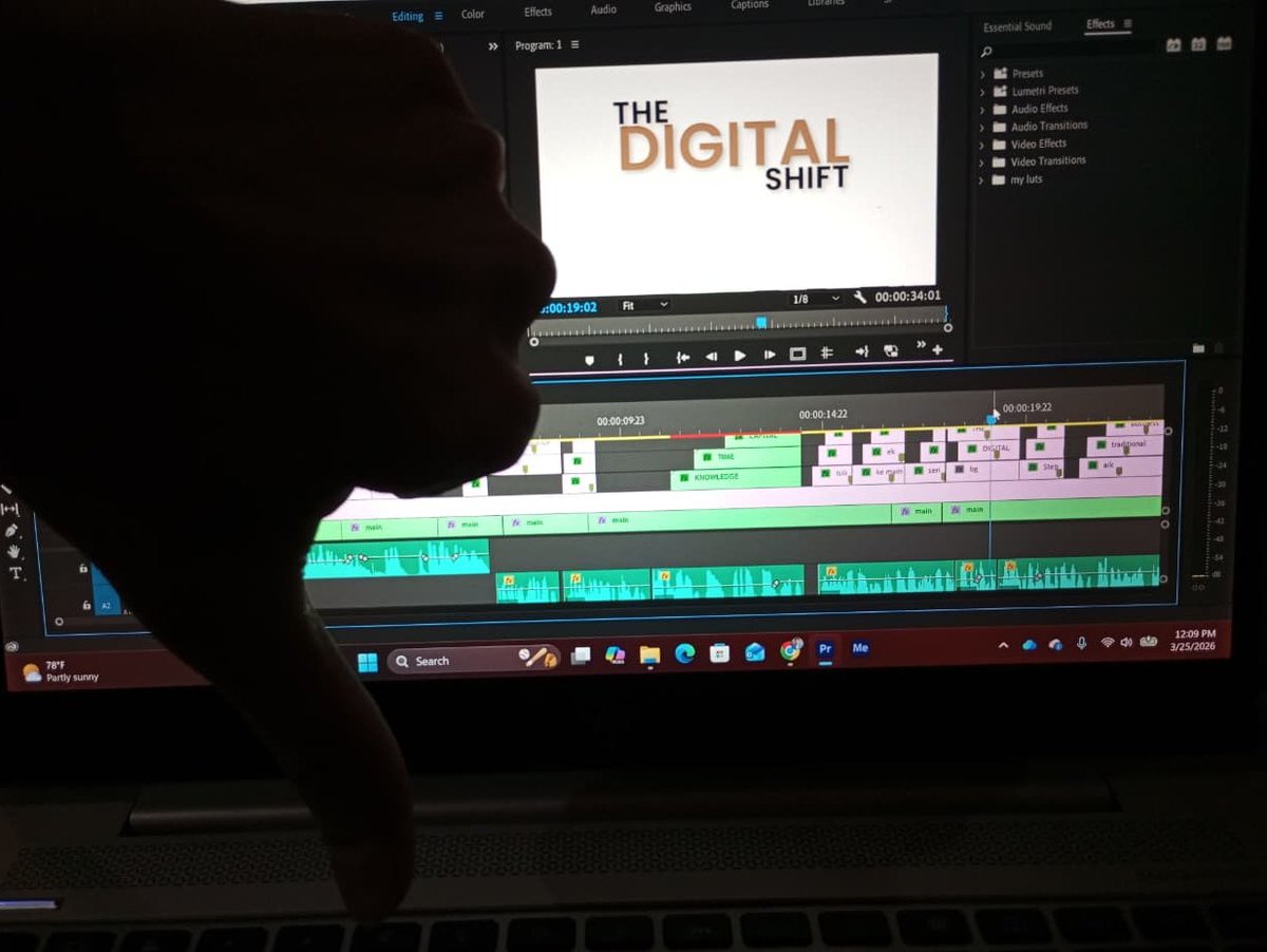 PREMIEREVISUAL's tweet photo. Revision time 😮‍💨

Worst nightmare for editors but also it's part of our work 🙂 https://t.co/zbtDSZsiJN