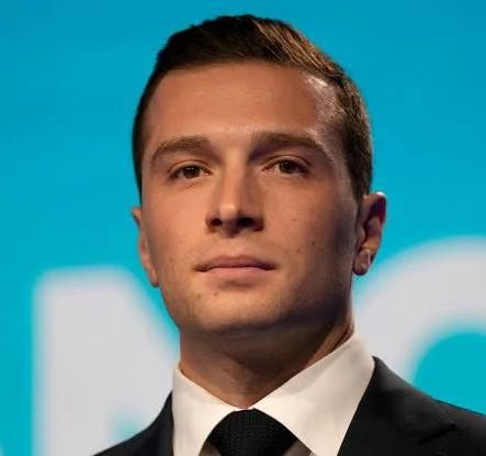 Eric Anceau tweet media