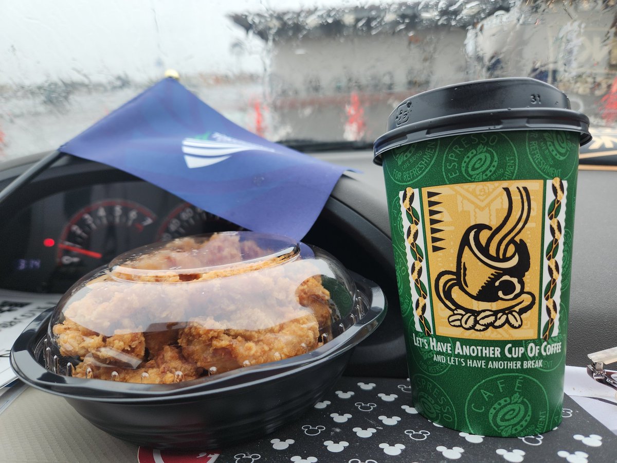 uzusapomaami's tweet image. 新しいバイト先の
(まだ路頭に迷っている)
オリエンテーション帰りに久しぶりの
@bluefirecoffee 
@LUCKY20230326 

#Bluefirecoffee
#Lucky
#道の駅いたの