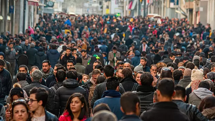 yeniankaracomtr's tweet photo. Türkiye'de işsizlik oranı, son 21 yılın en düşük seviyesine indi.

2025'te bir önceki yıla göre 0,4 puan gerileyerek yüzde 8,3 oldu.
#SONDAKİKA https://t.co/gPgSv8ADCF