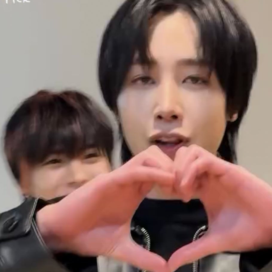 Nura 👑 is delulu tweet media