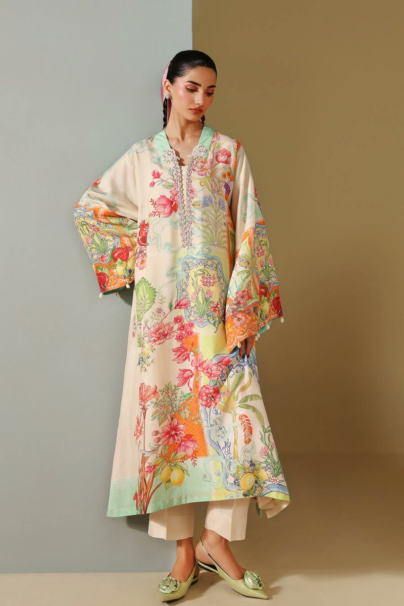 AmmaraK29181264's tweet image. Stylish Pakistani formal dresses made with rich details and fine stitching, giving you a classy and traditional festive look.
ammarakhan.com/collections/lu…
#dress #shopping #formals