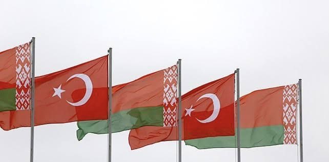 BelarusTurk's tweet photo. 🇧🇾✨🇹🇷 25 марта 1992 - день установления дипломатических отношений между #Беларусь и #Турция! Сегодня отмечаем 34 года дружбы, доверия и прогресса! 

🌍🤝 Вместе открываем новые горизонты, укрепляем партнёрство, пишем историю!  🚀🌿 Гордимся прошлым, верим в будущее! https://t.co/ds1jWJYdXc