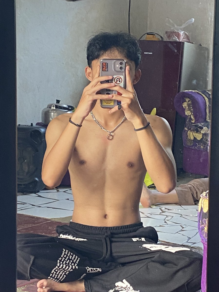 xrkibo_'s tweet photo. Lagi Semedi dulu biar punya doi https://t.co/6er63vzG2k