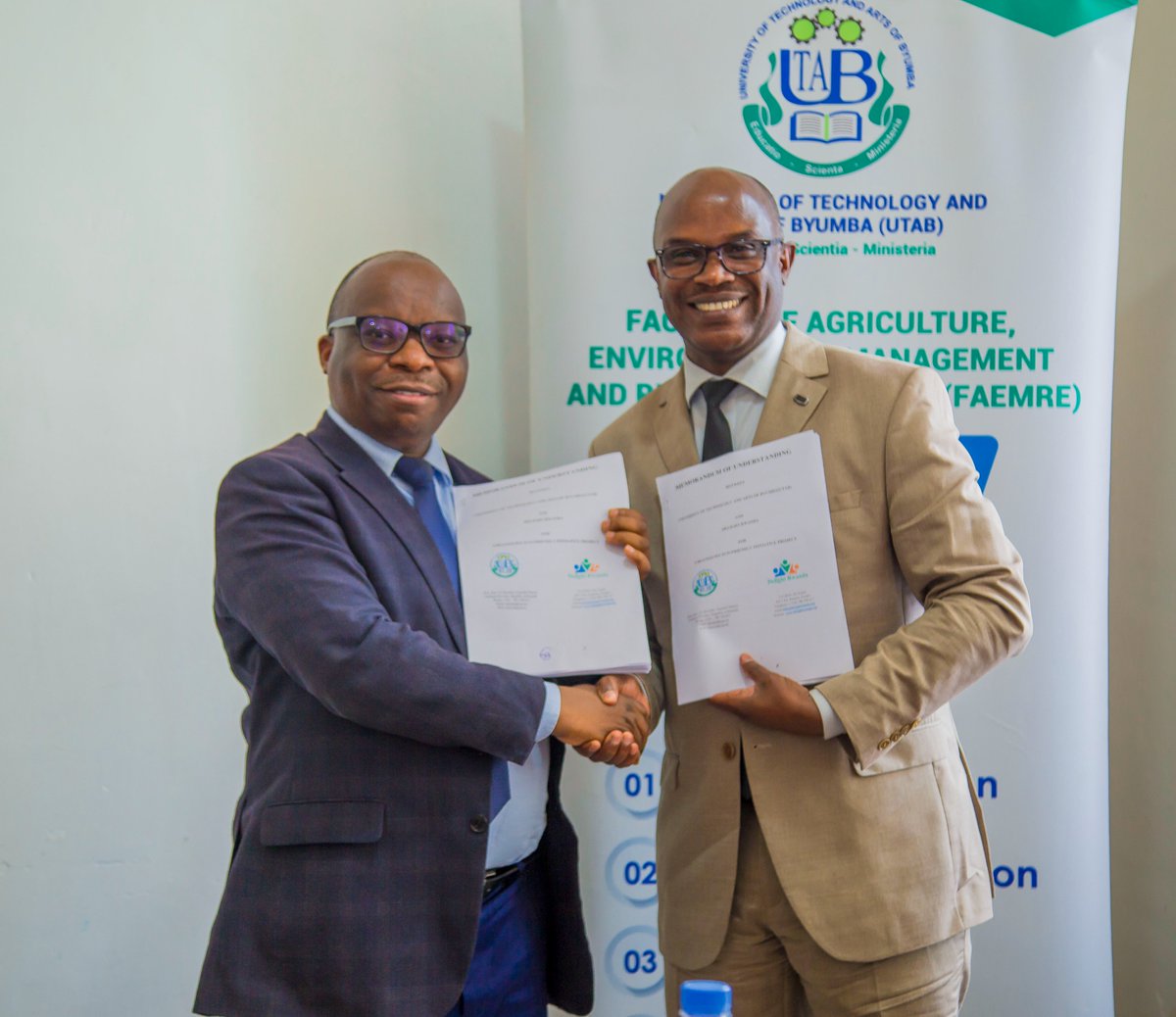 DelightRwanda1's tweet photo. The partnership between #DelightRwanda and @UTAB_BYUMBA  supports the growth and development of sisal production in Rwanda. This collaboration contributes to sustainable agriculture, creates jobs, and advances the economy. @RwandaAgri @RwandaAgriBoard @RwandAgriExport https://t.co/h55WUNuHh0
