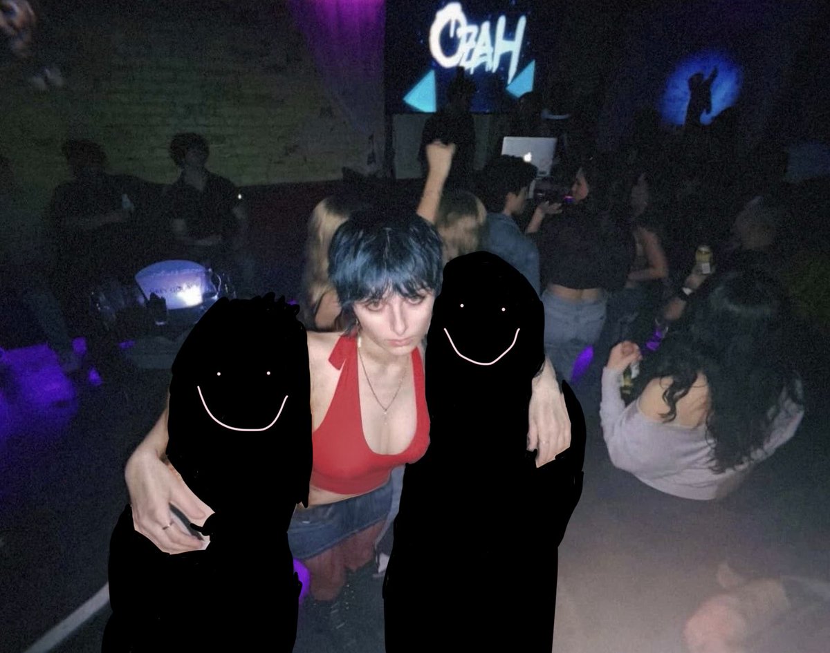 𝐕𝐚𝐥 📞 got another modelling gig ! tweet media