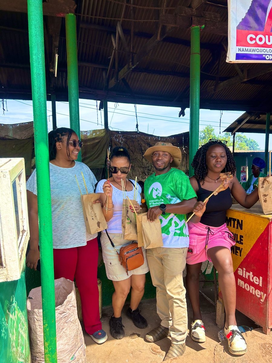 DollyKhan tweet media