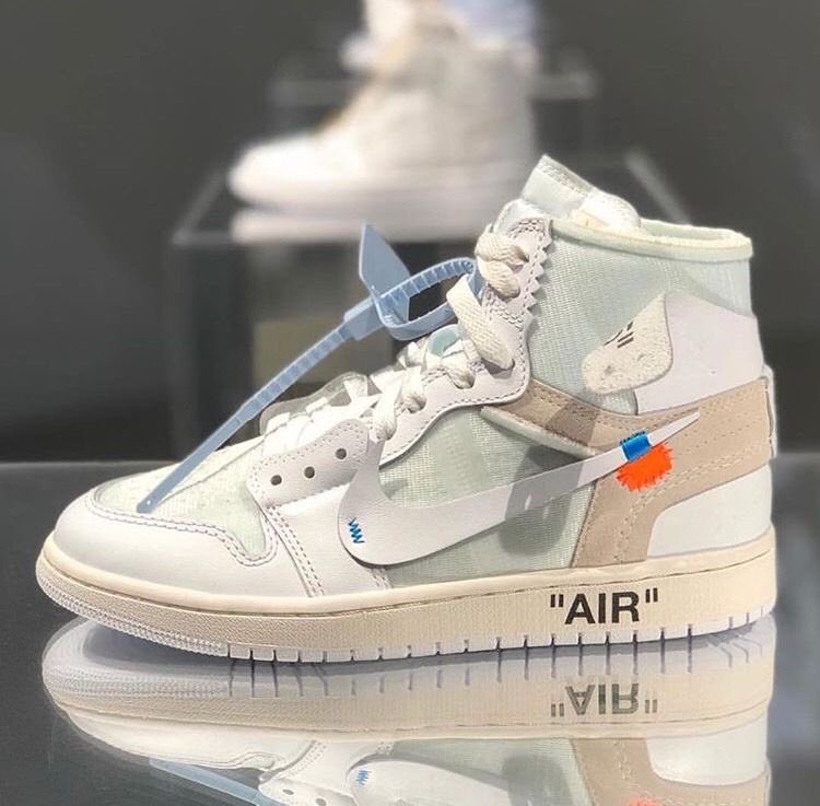 cocoss69's tweet photo. Giving away a FREE pair of the Virgil Abloh Archives × Air Jordan 1 High Alaska ❄️❄️❄️

1️⃣ Retweet &amp; Like
2️⃣ Comment your size
3️⃣ Must be following @cocoss69 https://t.co/cTPsbAJMqT