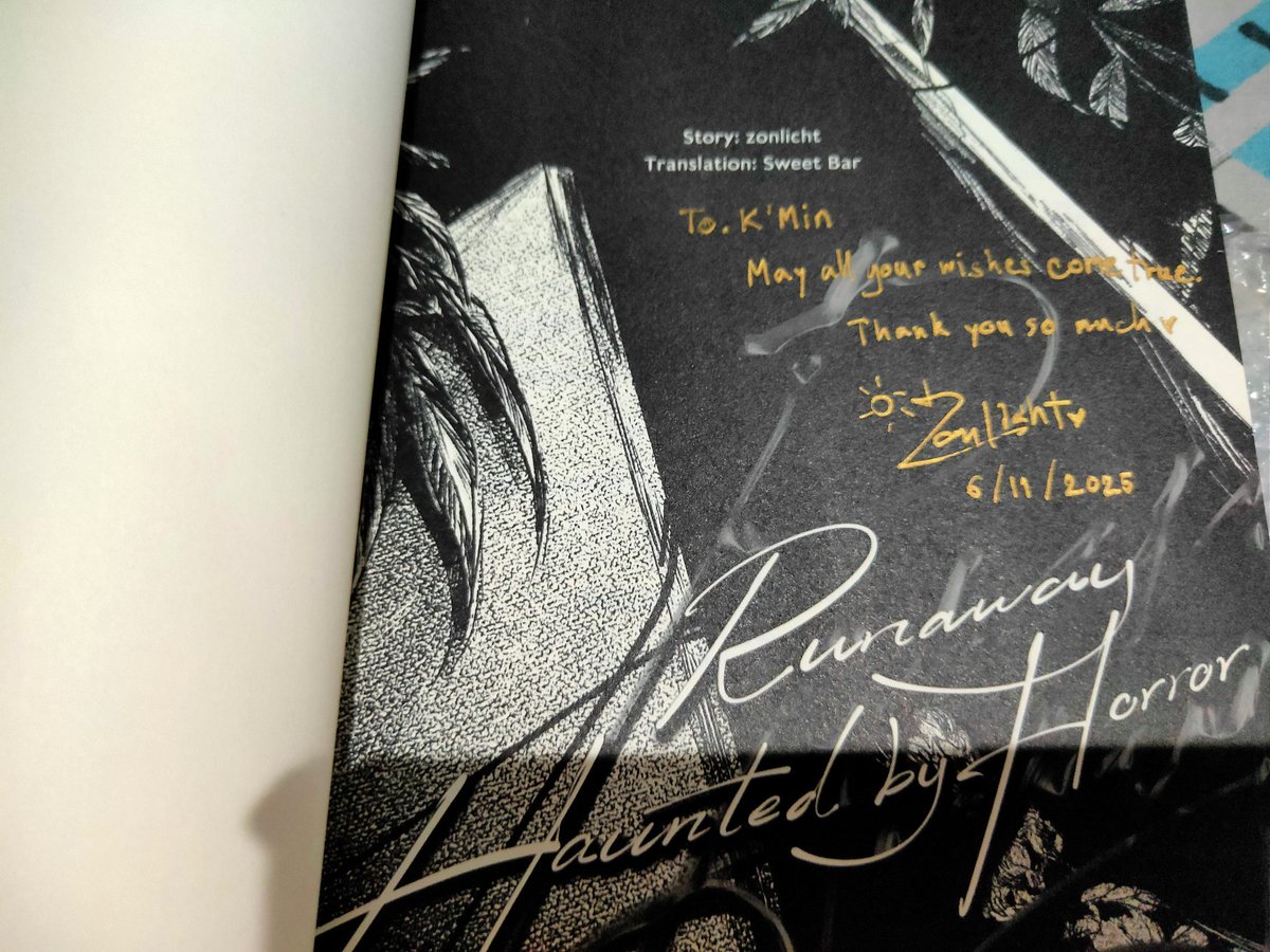 CrescentMoon08's tweet photo. After months of wait. Look at what finally arrived in the mail today. 😭😭😭

I really wasn't expecting the postcard with a little note inside. Thank you so much, K'@zonlicht36
😭💜🫶🏻

Love you 😭💜🫶🏻

#RunawayTheseries
#หนีไปก็ตายเปล่า https://t.co/kZh99OB5Jv