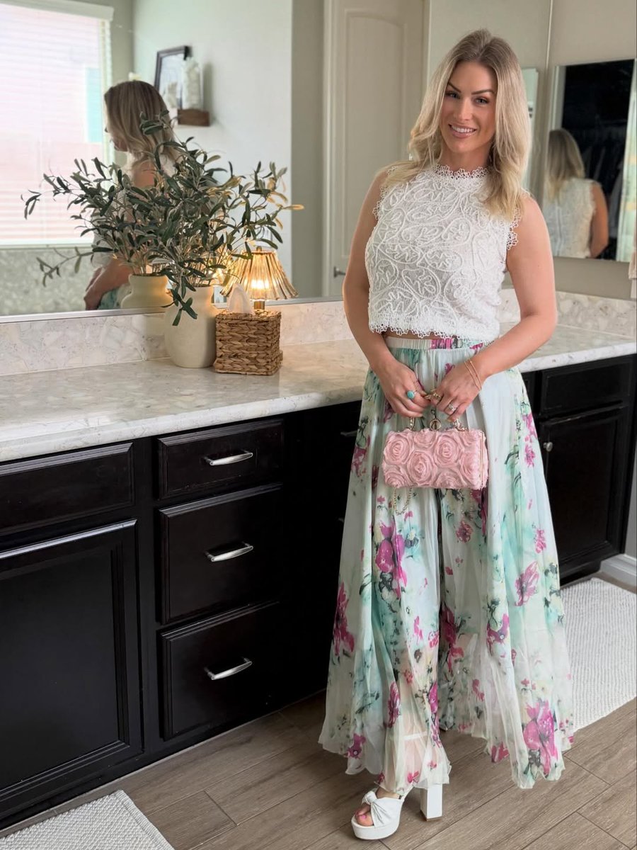 chicwish tweet media