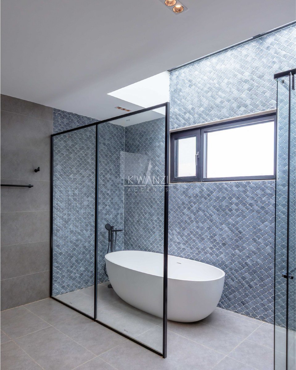KwanziInfo's tweet photo. A skylight is more than an opening above.
It is control of light, mood, and experience.

Designed to bring immersive natural light into the villa, changing the room’s feel throughout the day.

#KwanziAccents #Skylights #interiordesignuganda #interiordesignrwanda https://t.co/1hqOwohXKq