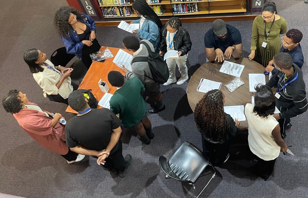 EpiBiostats_UCT's tweet photo. Last week our division partnered with Central Library to introduce high school students to public health. Learners explored the role of an epidemiologist and took part in an outbreak investigation game. Thanks to Central Library and everyone who joined! 
@UCT_SPH @UCT_news https://t.co/zXJEuseyXm