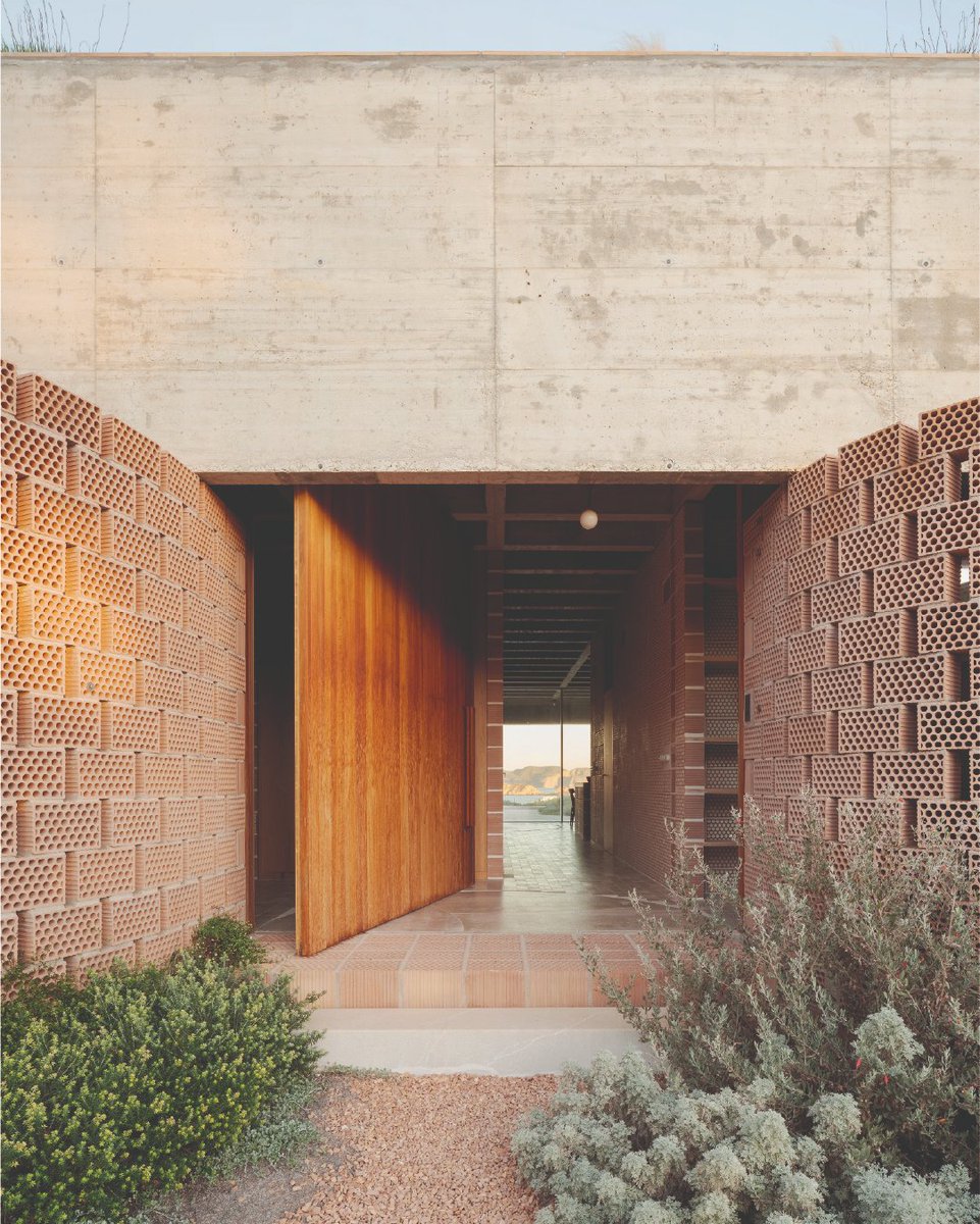 Hispalyt tweet media