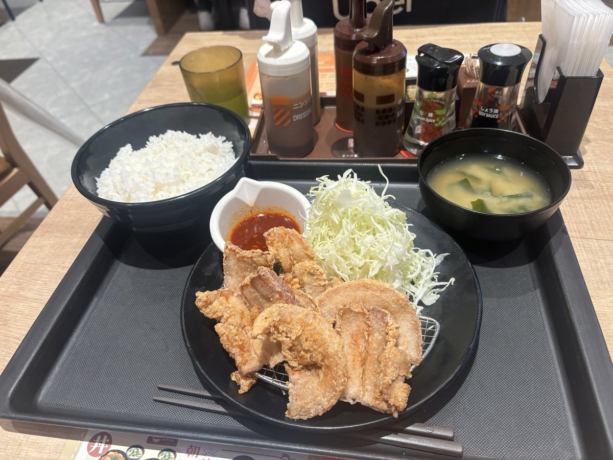 orangeseed7's tweet photo. 本日は松のや阪西店にて、ムートート定食😋
ムートートとはタイ風唐揚げですね🍗
サクッと軽い食感でチリソースで
いただくと甘辛くて美味しい！
😋
#ウーバー　#西宮　#大阪　#すまんな https://t.co/CiwSPG0P81