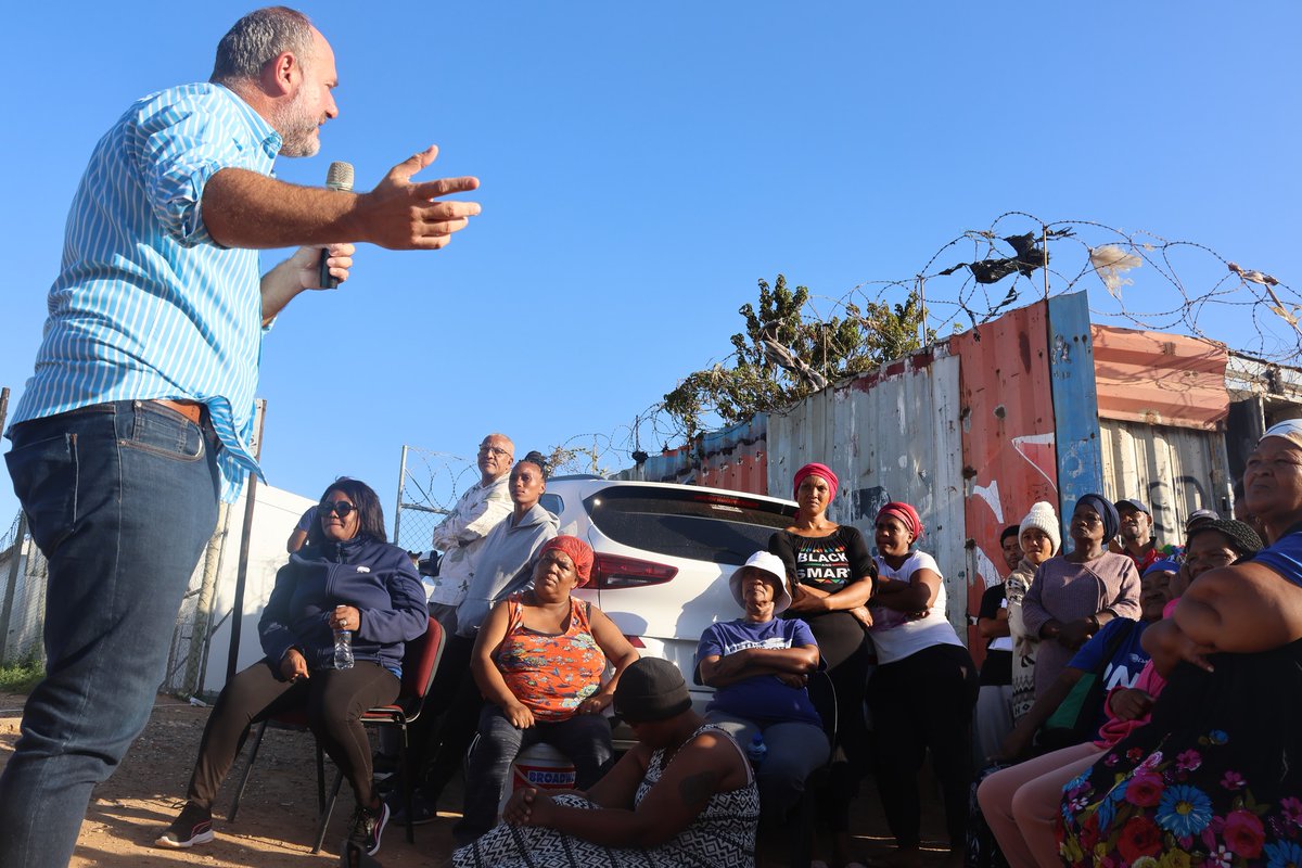 Retief Odendaal tweet media