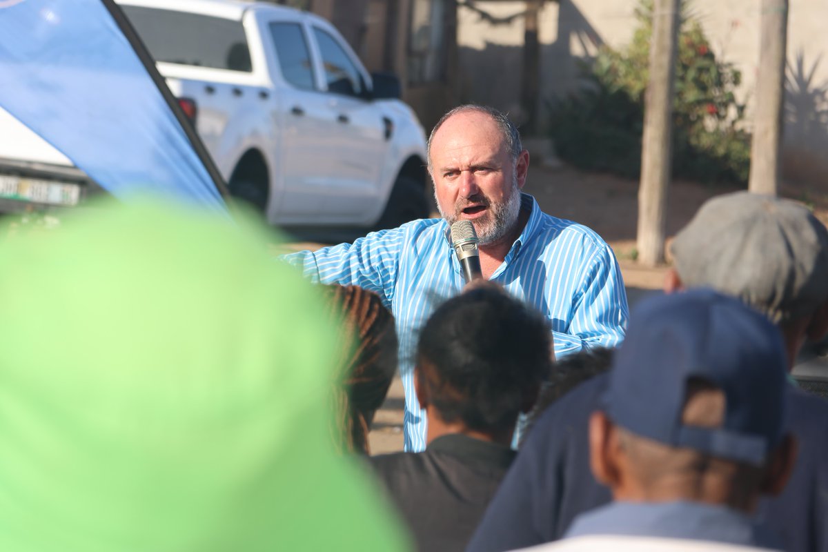 Retief Odendaal tweet media