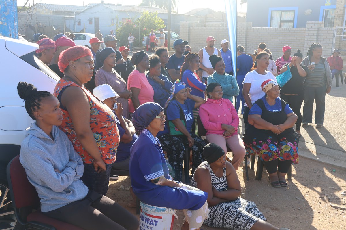 Retief Odendaal tweet media